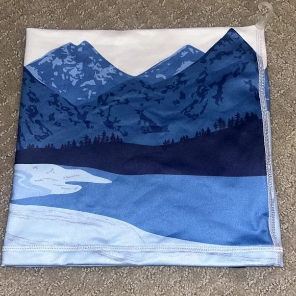 NWOT KRIMSON KLOVER Illustrated Neck Gaiter One Size - Picture 2 of 3